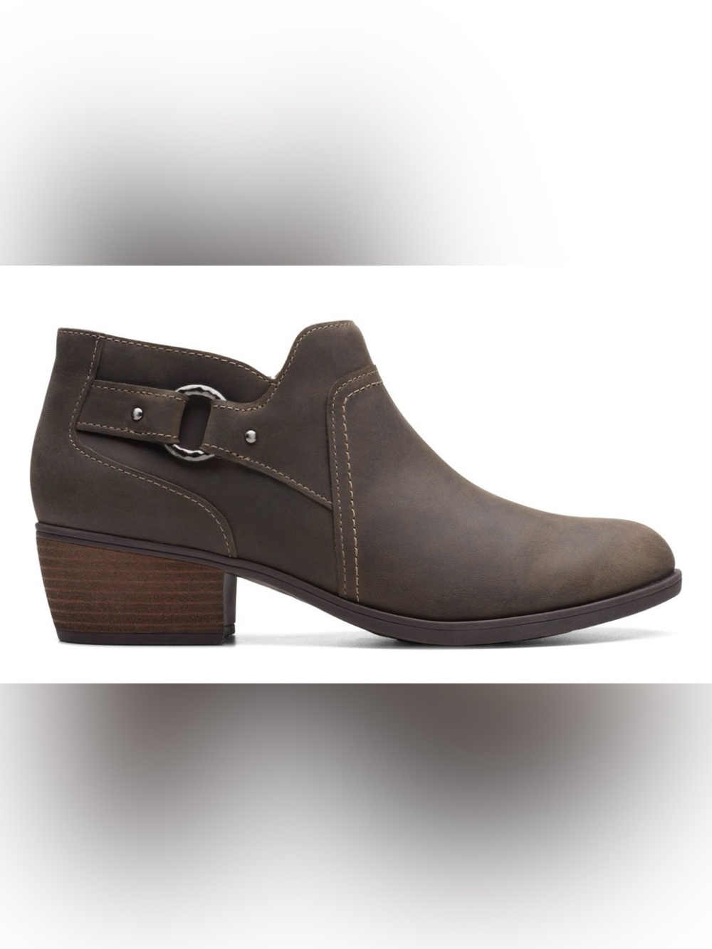 Clark’s Low Block Heel Ankle boot. Women size 9